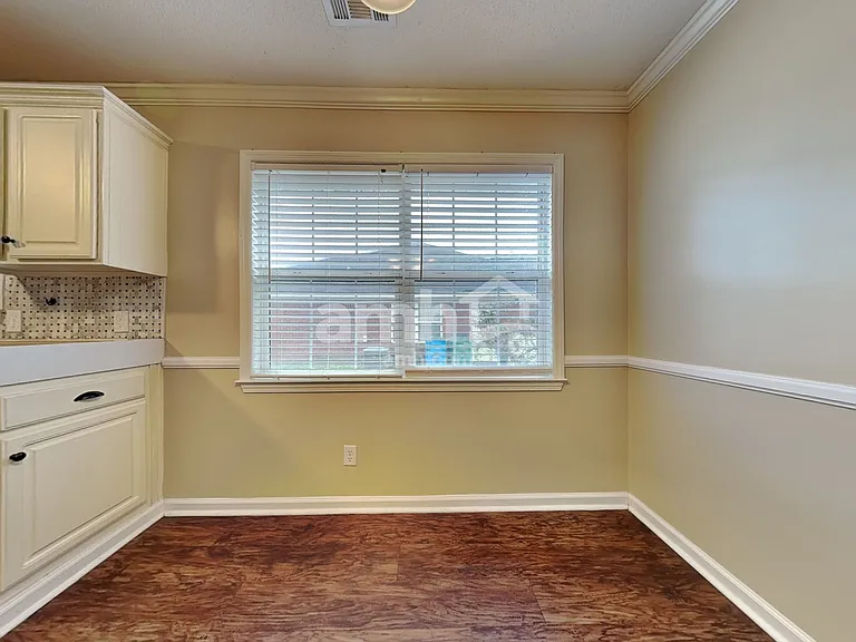 303 Keller Rd — Photo 4