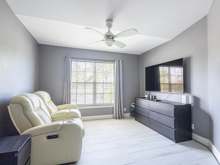8115 Bellagio Ln — Photo 17