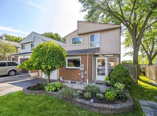 336 Queen St S #3, Mississauga, ON L5M1M2