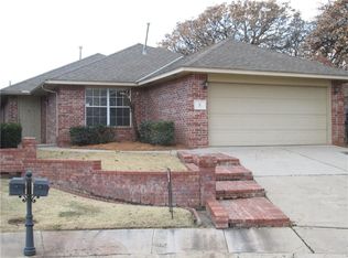 3 S Ridge Pointe Dr, Edmond, OK 73034