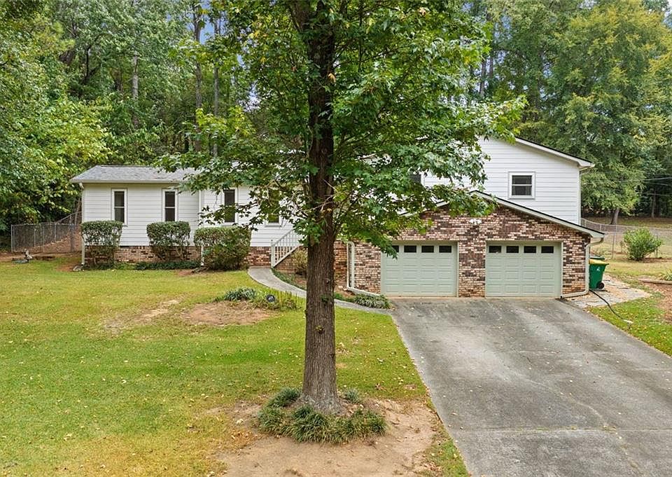 1st image of 589 Rivercrest Dr