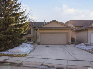 402 Overholt Cres, Saskatoon, SK S7N4S9