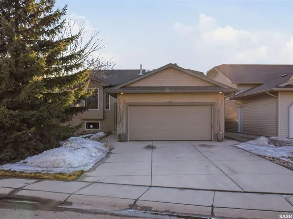 402 Overholt CRESCENT, Saskatoon, SK S7N 4S9