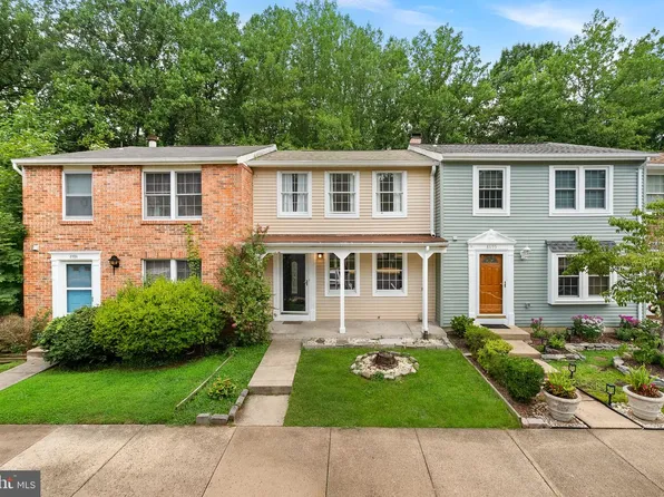 8693 Bent Arrow Ct, Springfield, VA 22153