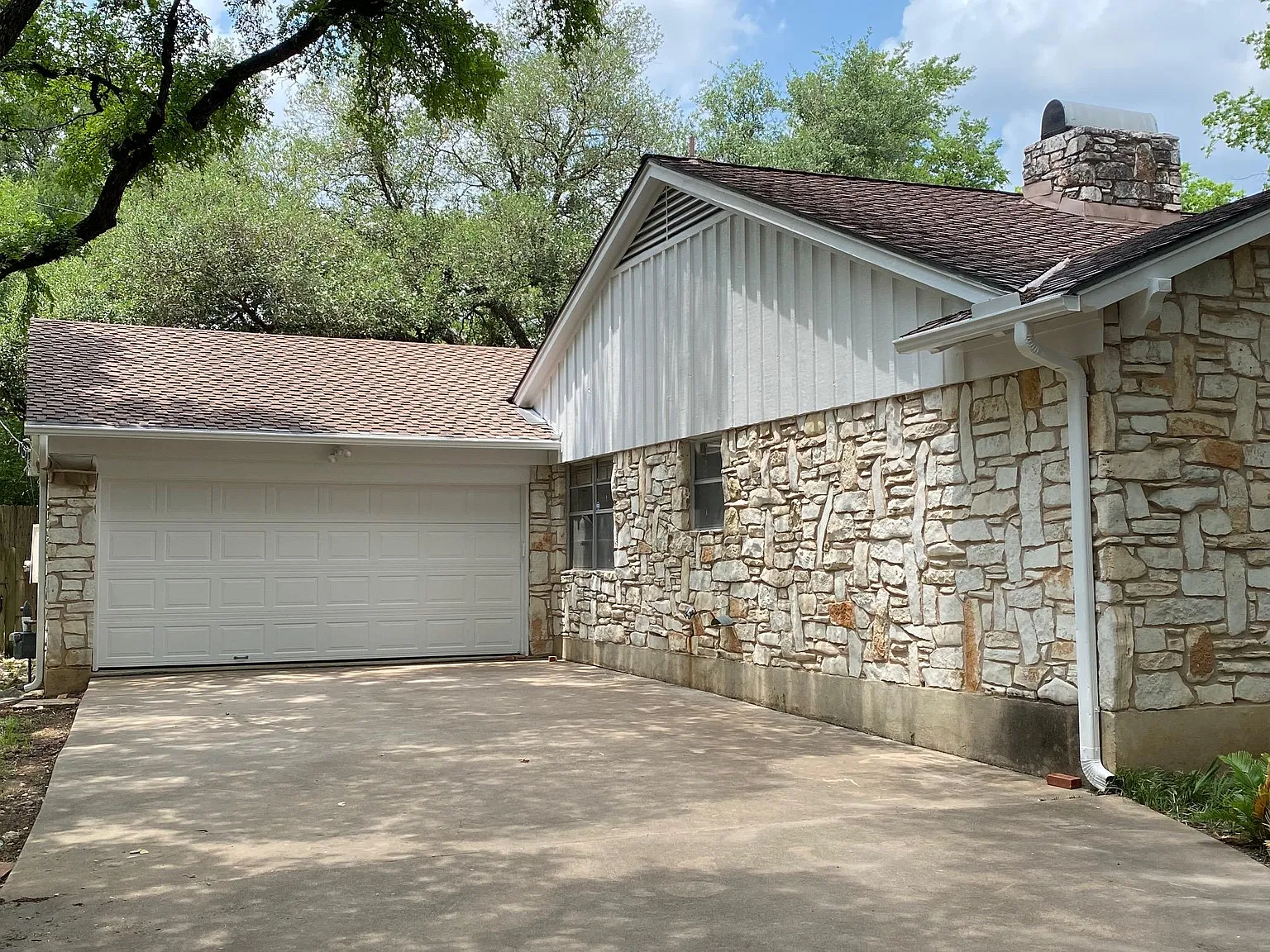 8708 Azalea Trl — Photo 2