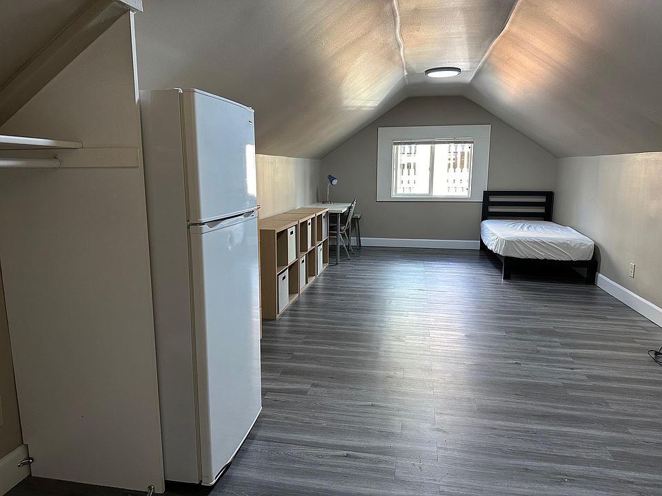 1st image of 4307 11th Ave NE APT 7