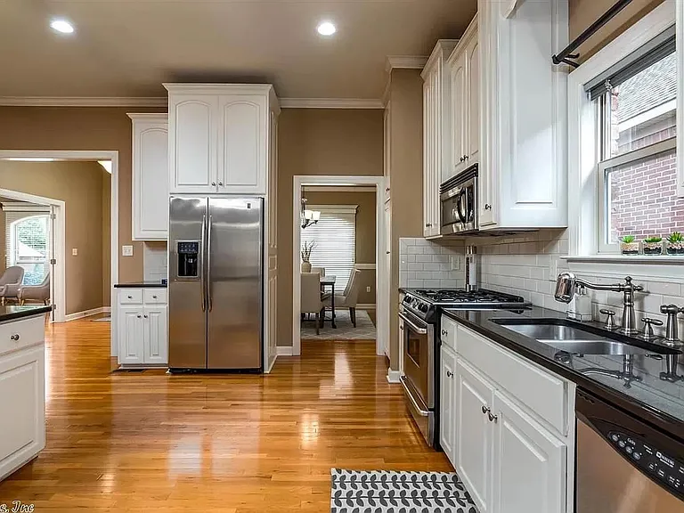 20 Bristol Ct — Photo 13