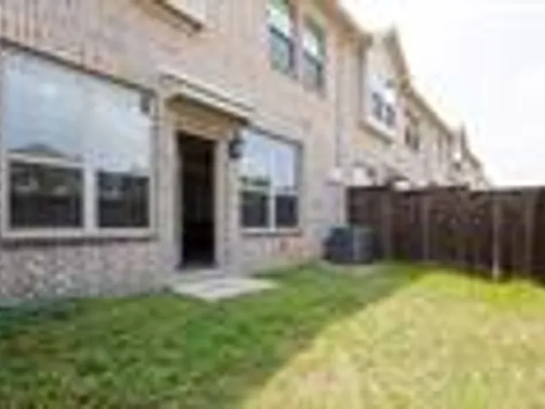 3009 Galveston St — Photo 3