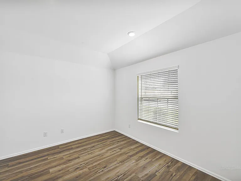 3718 Shadow Crest Ln — Photo 6
