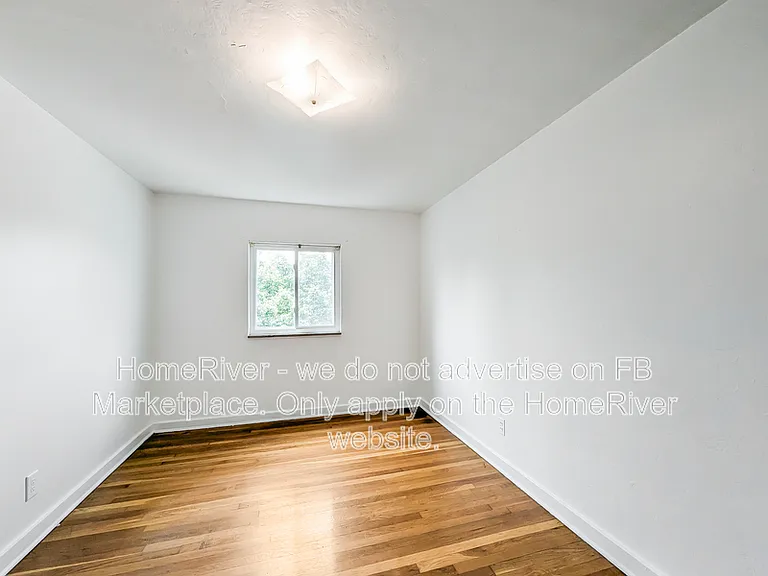 383 Broadmoor Ave — Photo 8