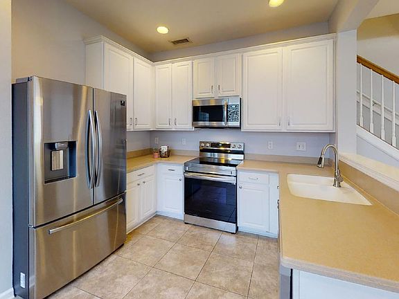 3rd image of 13494 Stone Pond Dr #1