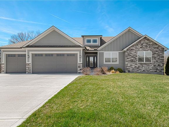 3rd image of 13504 Oakridge Dr