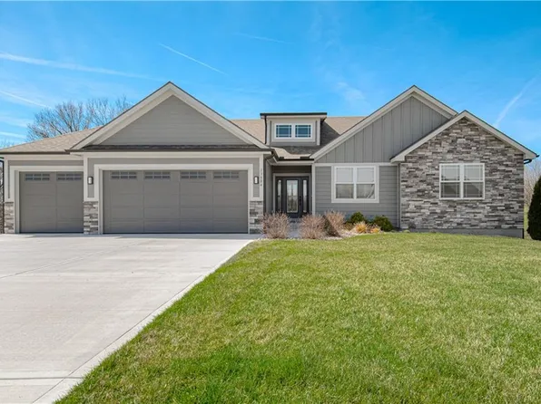 13504 Oakridge Dr, Kearney, MO 64060