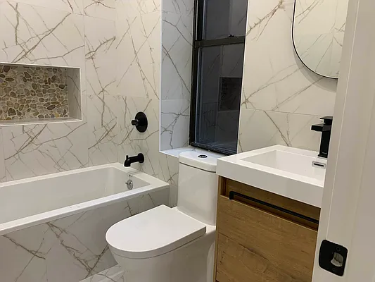 Rented by Space Link Realty | media 16