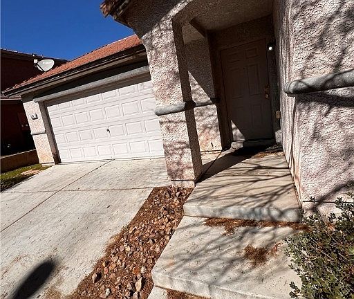 2nd image of 608 Patagonia Hills Ave
