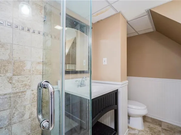 381 Burgher Avenue image 30 of 41