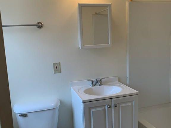 2nd image of 516 Seneca St APT B