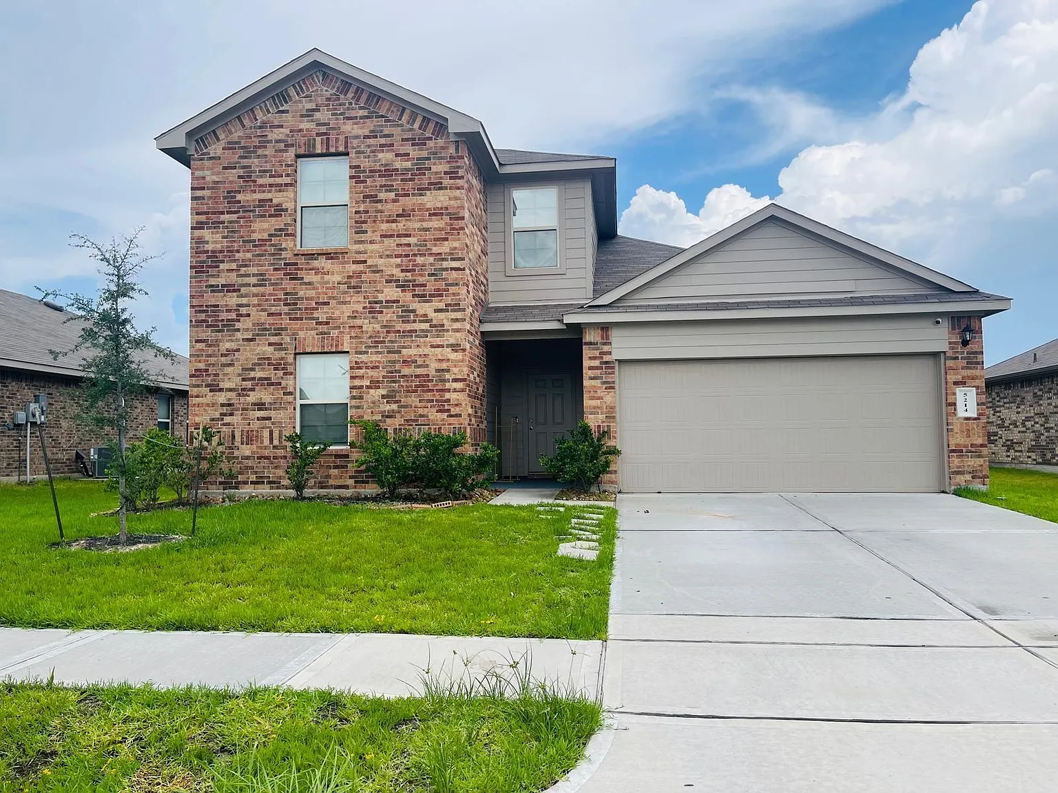 4 bed, 2.5 bath, 2408 sqft, $2,750 — Photo 1