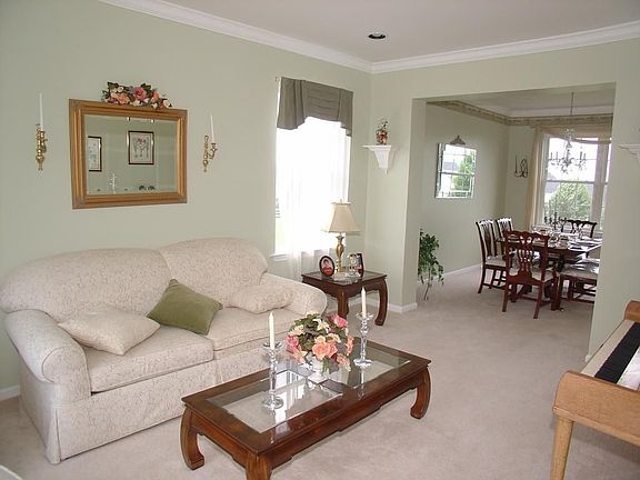 Light and bright living and dining rooms.