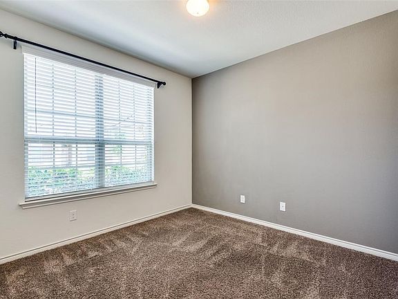 3rd image of 2205 Miramar Dr