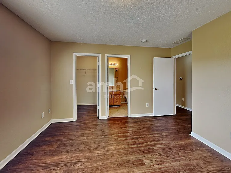5719 Wood Hollow Dr — Photo 10