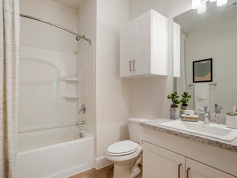 The Mason at Fremaux Park Apartments — Photo 11