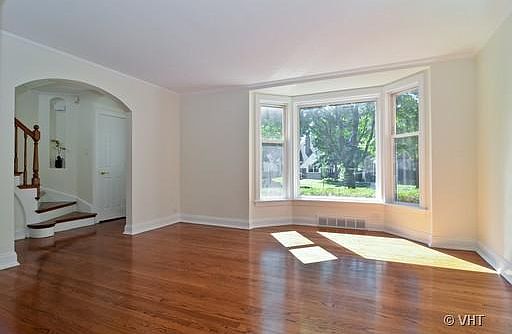 2nd image of 4918 W Lunt Ave