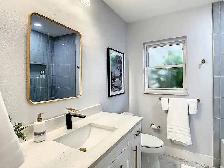 Viewtop Dr — Photo 6
