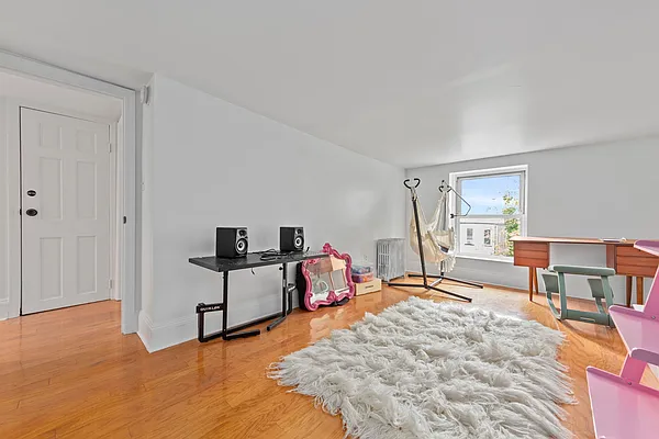 Rented by OneSpace Realty Group LLC | media 32