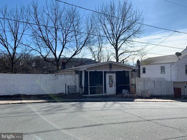 527 E Arch St, Pottsville, PA 17901