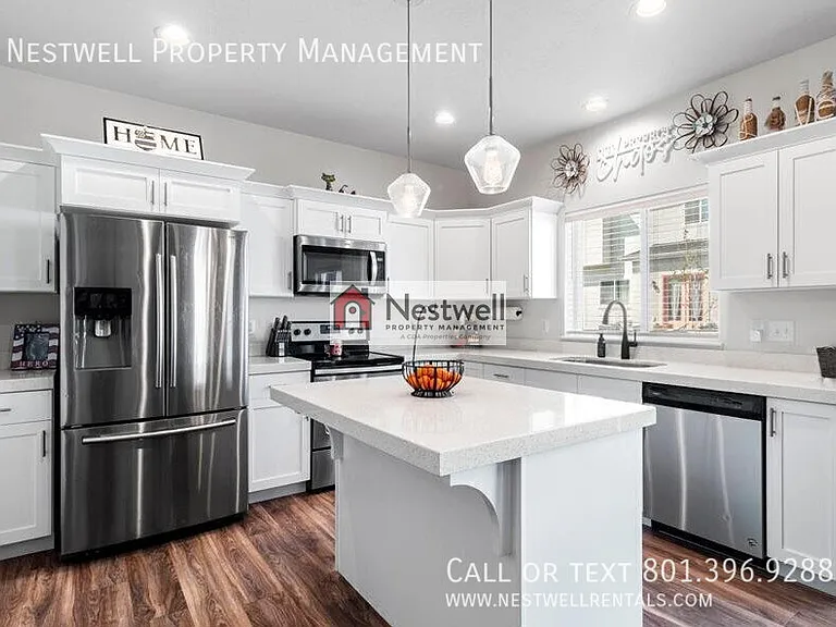 7499 N Hutch Ln — Photo 2