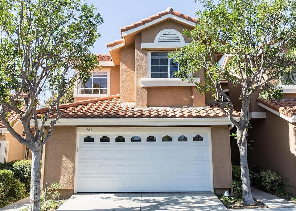 1st image of 425 Zeno Dr