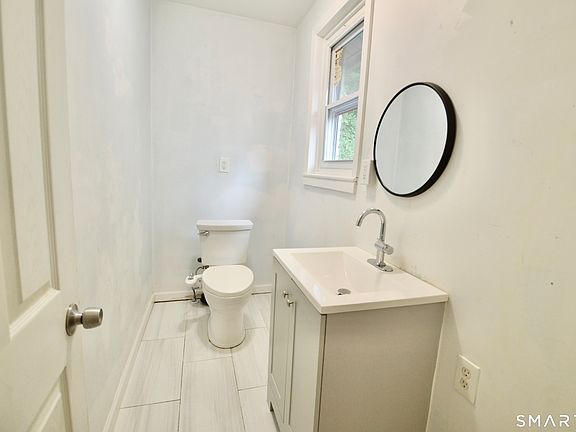 5th image of 407 East Ave