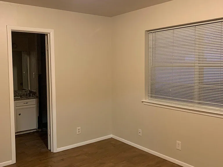 1221 Wedgewood Dr — Photo 4