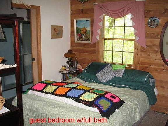 2nd bedroom with adjoining bath