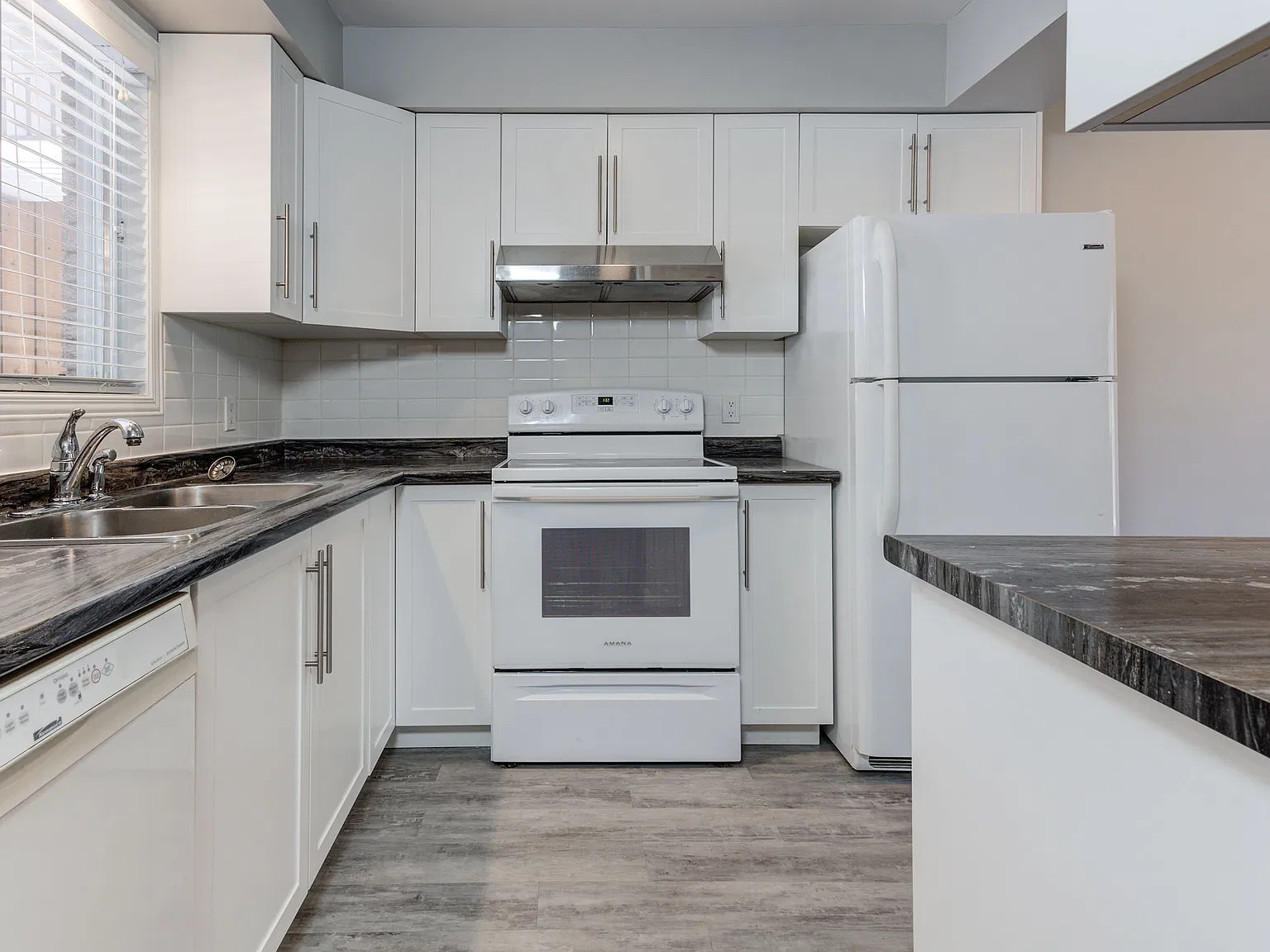 2 bed, 1.5 bath, 1000 sqft, $2,550 — Photo 2