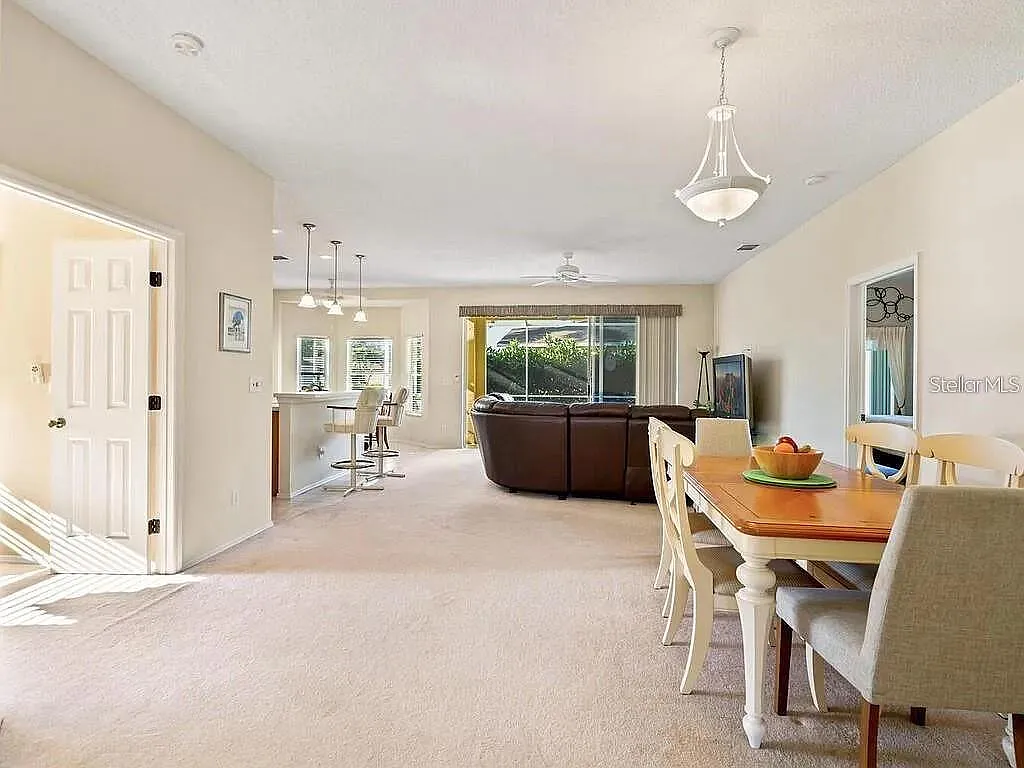 4 bed, 2.0 bath, 1816 sqft, $3,750 — Photo 4