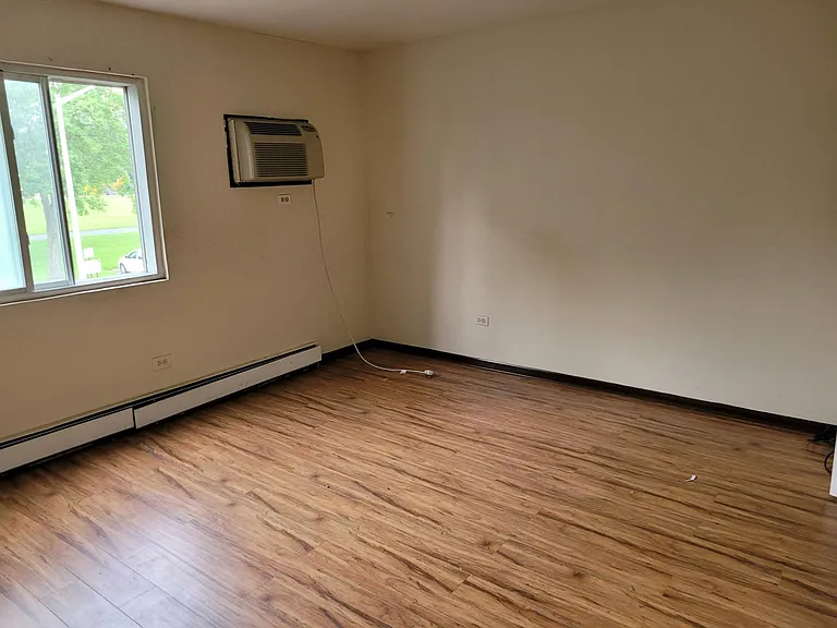 488 Pleasant Run Dr #2 — Photo 2