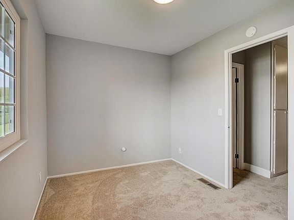 3rd image of 1803 Queen Victoria Way