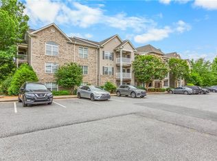 923 Windcastle Ln APT 305, Winston Salem, NC 27105