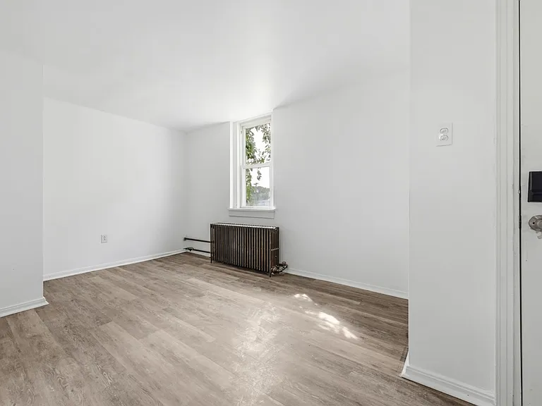 126 W 9th Ave — Photo 8