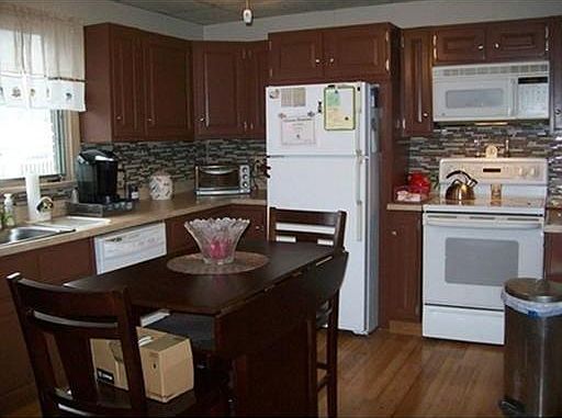 3rd image of 60 Glendale Ave