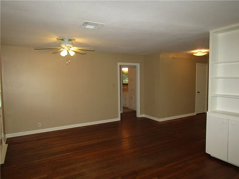 3715 Hollywood Ave — Photo 8