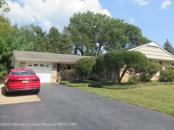 11 Imbrook Lane, Aberdeen, NJ 07747