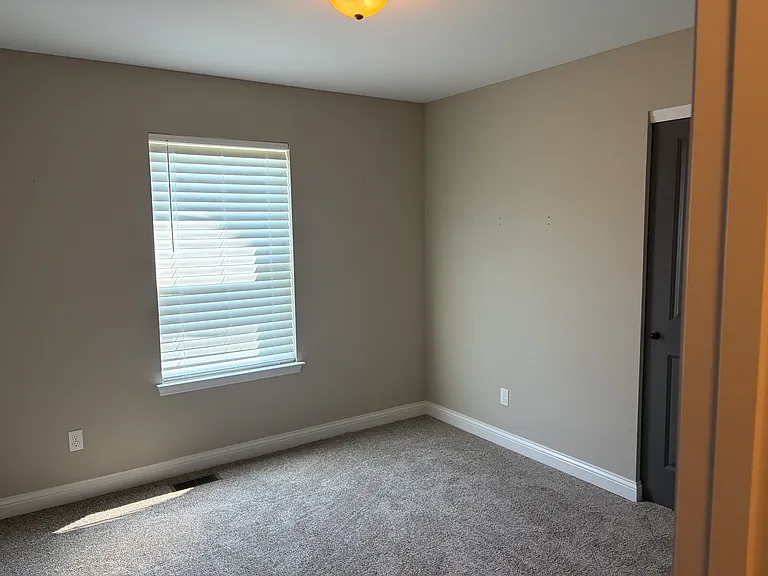 627 Gandalf Ln — Photo 18