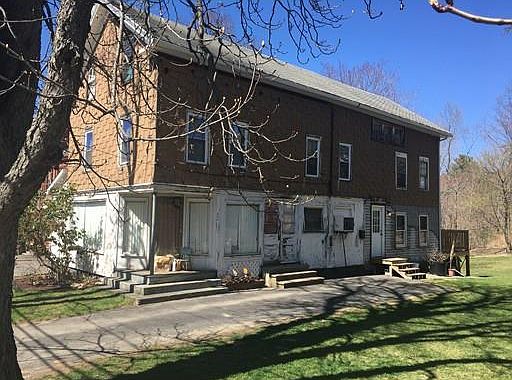 2nd image of 52 Pleasant St