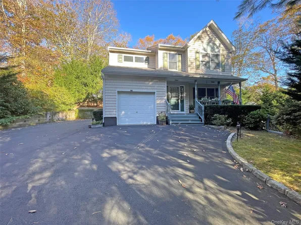 64 Glen Road, Baiting Hollow, NY 11933