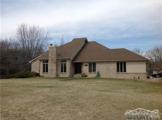 3688 W Pillar Dr, Whitmore Lake, MI 48189