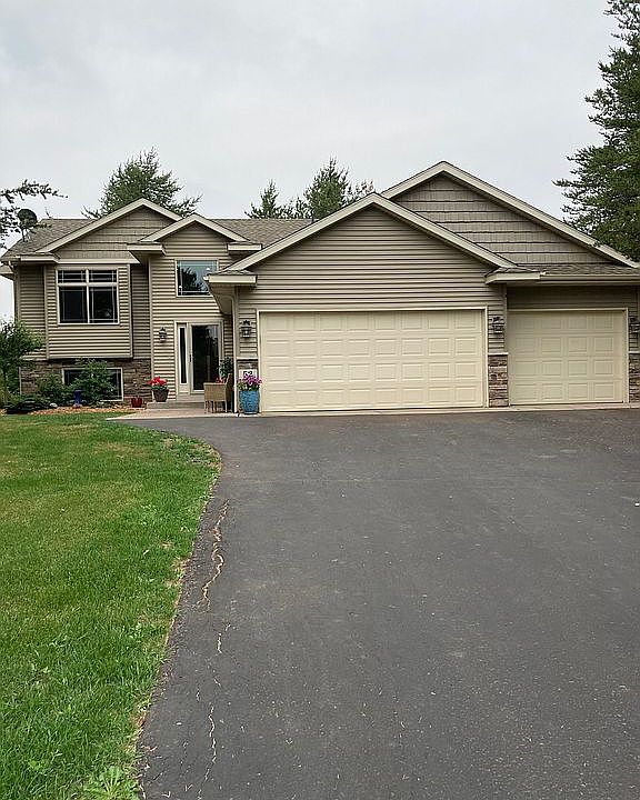 52 Harmony Dr- on Cul-de-sac