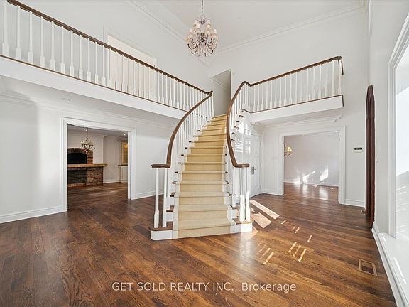 4th image of 1701 Birchwood Dr
